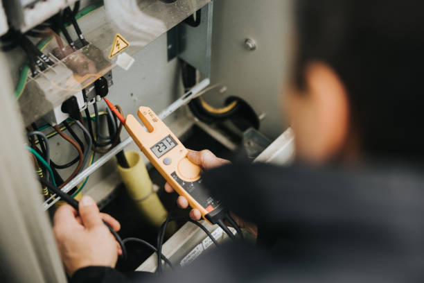 Best Licensed Electrician  in Oak Hills, CA